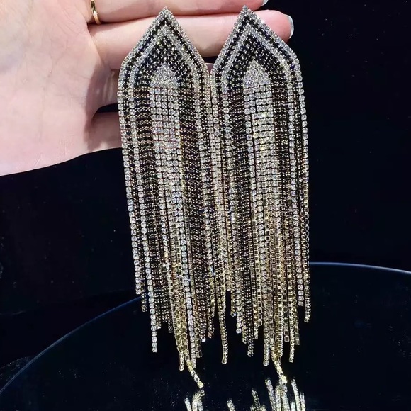 New Gorgeous Stunning Statement Earrings - Picture 3 of 5